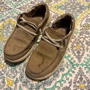 Ariat womens Brown Embossed Slip-On shoes with White-Rim Sole size 9